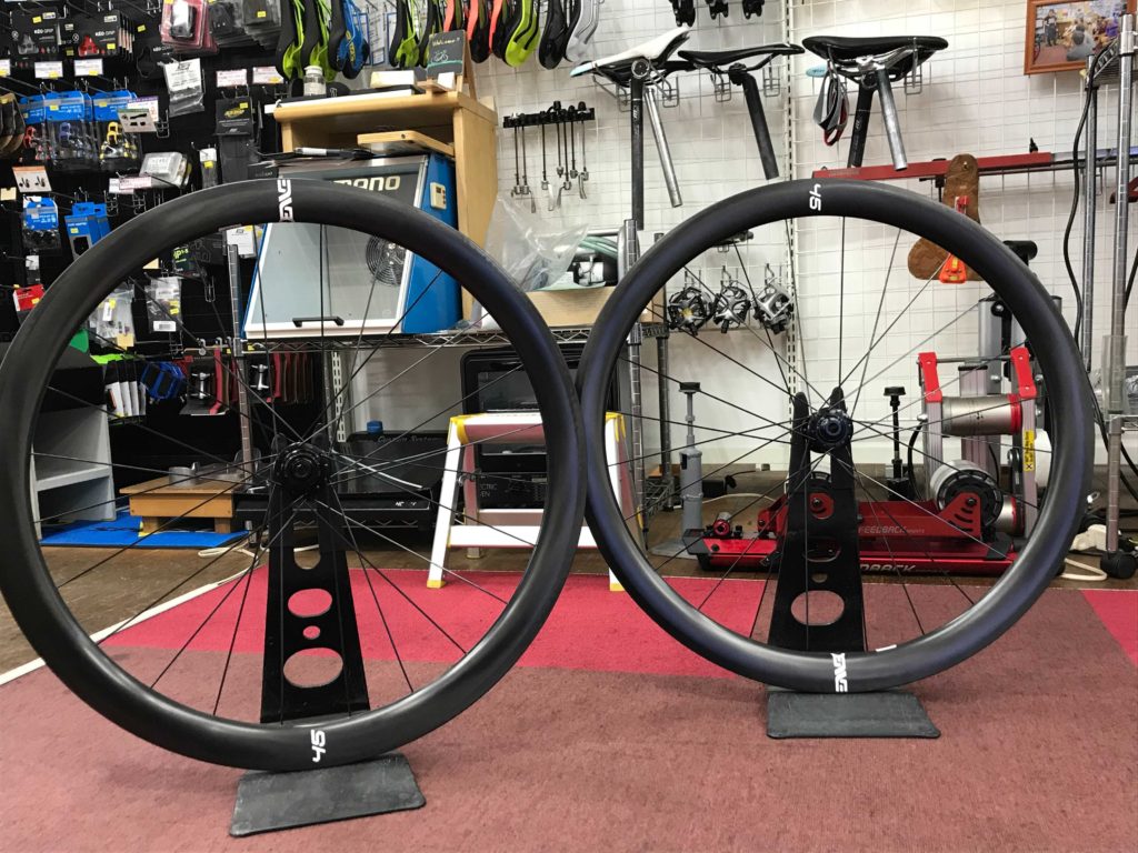 ENVE ROAD45 堅い カーボンホイール リムブレーキ チューブラー 11s