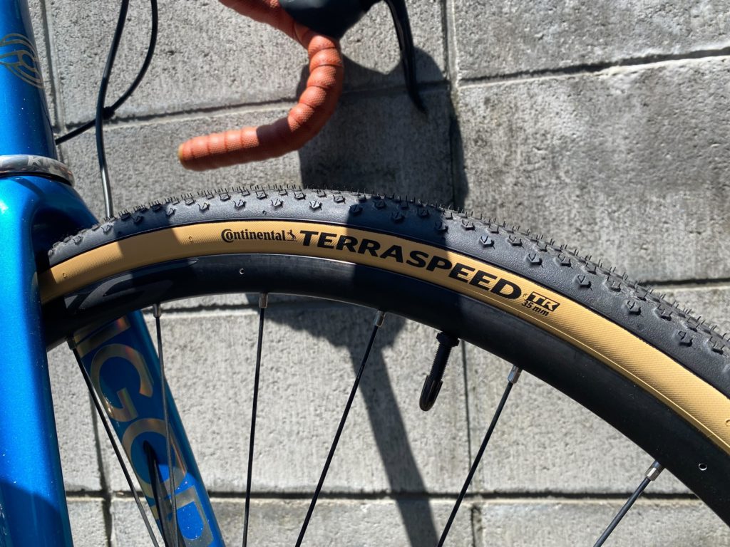 ロードバイクをグラベル風にカスタムしてみる。 | スポーツバイク 