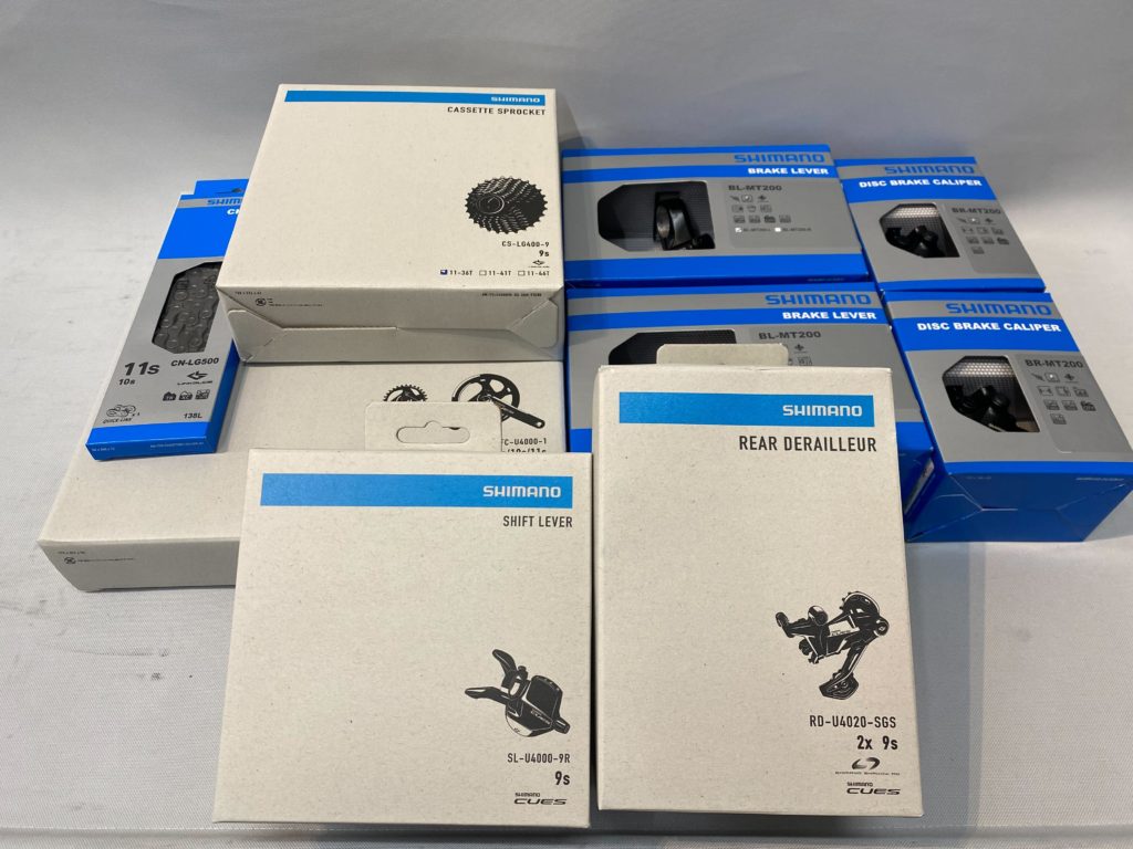 最新コンポーネントCUES U4000 を通勤用クロスバイクへ組付けました