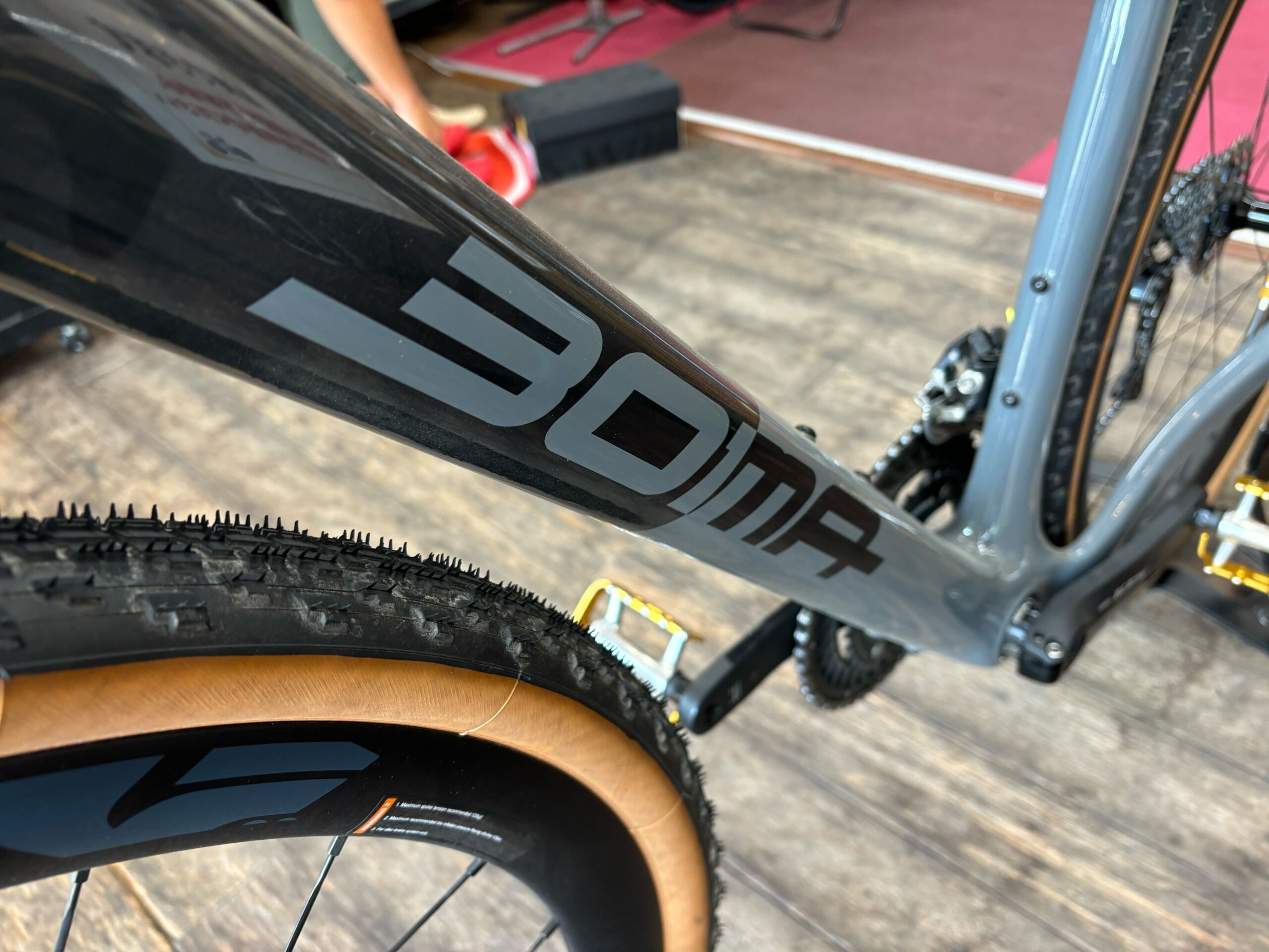 新モデル情報】 BOMA UT メーカー初の軽量オールロードバイク