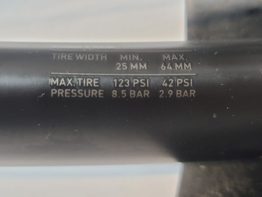 未使用・お買い得】DT SWISS P1800 SPLINE DB 23 シマノ 前後セット