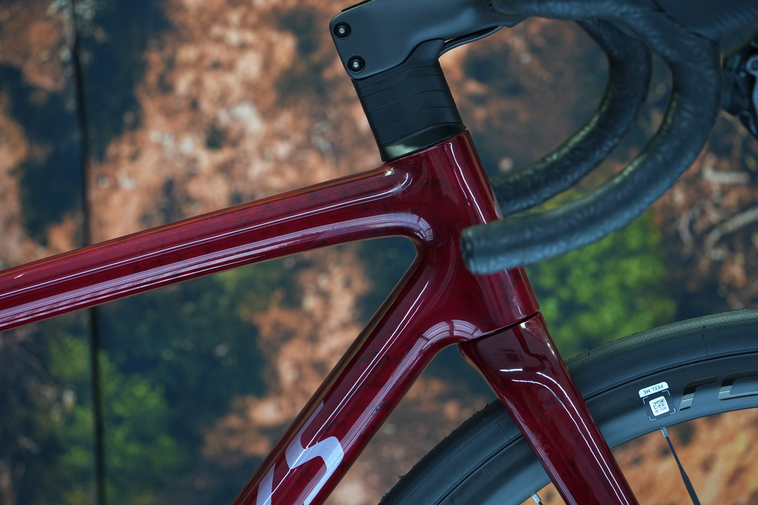 新型発表】Specialized AETHOS 2 – Break the Rules | スポーツバイク